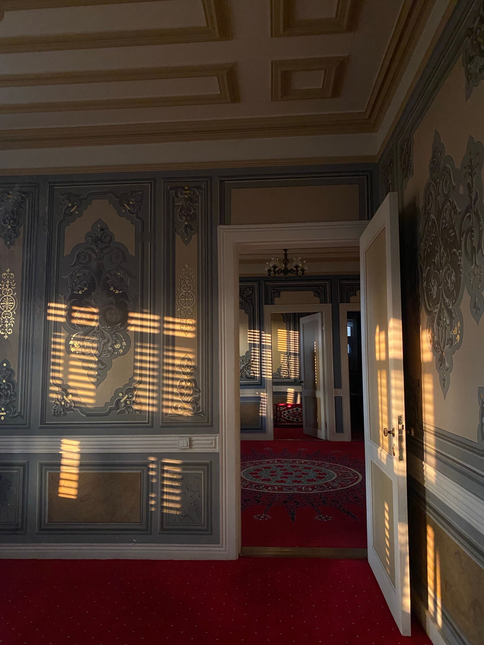 Không gian căn hộ hoàn thiện sang trọng, cân đối và tinh gọn - Gia Decor